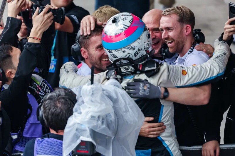 巅峰对决耀湘江，2025湖南株洲国际赛车周圆满收官_行业动态