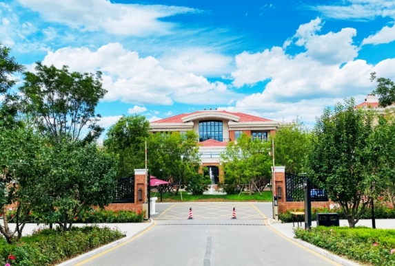 新华尊悦入选2025北京晚报养老服务创新案例_行业动态