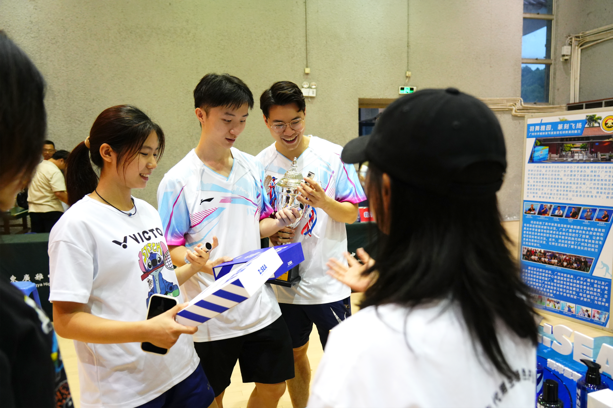 海洋至尊赞助第四届广州市中学名校校友羽毛球团体邀请赛_行业动态