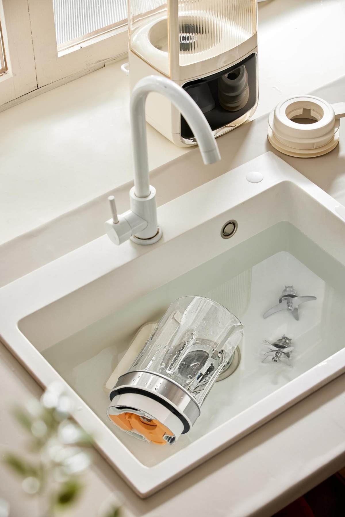 不仅可拆刀还能泡洗！小熊电器升级可拆洗破壁机_行业动态